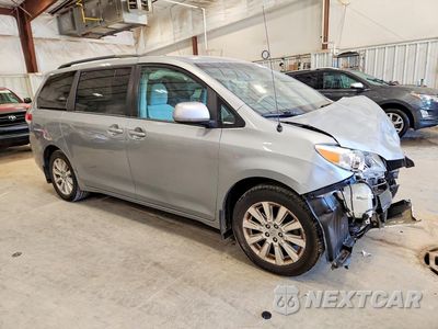 Czwarte zdjęcie samochodu z boku: 2013 TOYOTA SIENNA LE VIN:5TDJK3DC7DS062518 - miniatura