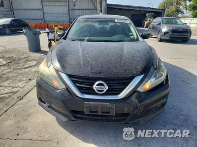 Piąte zdjęcie samochodu w środku: 2017 NISSAN ALTIMA 2.5 SR VIN:1N4AL3APXHC272144 - miniatura