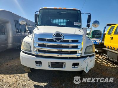 Piąte zdjęcie samochodu w środku: 2018 HINO 338 FLATBED TRUCK VIN:5PVNV8JVXJ4S57774 - miniatura