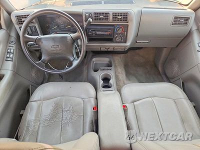 Zdjęcie 8 z 13 samochodu: 1996 CHEVROLET BLAZER VIN:1GNDT13W4T2183692 - miniatura