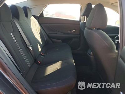 Zdjęcie 10 z 12 samochodu: 2021 HYUNDAI ELANTRA SEL VIN:5NPLM4AG6MH048292 - miniatura
