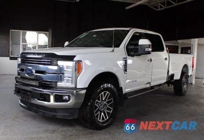 Drugie zdjęcie samochodu z przodu: 2017 FORD F350 SUPER DUTY VIN:1FT8W3BT4HEC09024 - miniatura