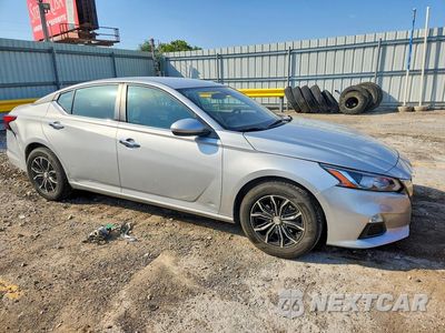 Czwarte zdjęcie samochodu z boku: 2019 NISSAN ALTIMA S VIN:1N4BL4BV7KC127027 - miniatura