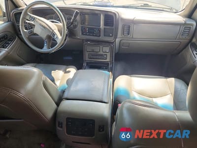 Zdjęcie 8 z 13 samochodu: 2006 GMC YUKON XL DENALI VIN:1GKFK66U36J175836 - miniatura