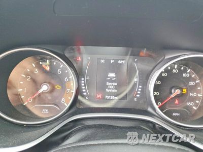 Zdjęcie 9 z 13 samochodu: 2019 JEEP COMPASS LATITUDE VIN:3C4NJDBB1KT599490 - miniatura