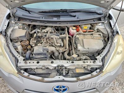 Zdjęcie 11 z 13 samochodu: 2013 TOYOTA PRIUS C TWO VIN:JTDKDTB30D1056025 - miniatura