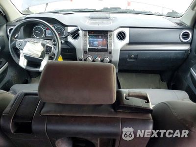 Zdjęcie 8 z 12 samochodu: 2017 TOYOTA TUNDRA SR5 VIN:5TFUM5F15HX071474 - miniatura