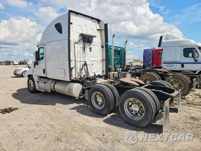 Drugie zdjęcie samochodu z przodu: 2015 FREIGHTLINER CASCADIA SEMI TRUCK VIN:1FUJGLD67FLGD2086 - miniatura