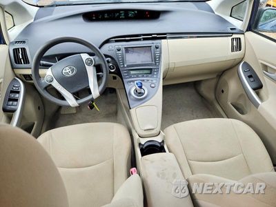 Zdjęcie 8 z 12 samochodu: 2010 TOYOTA PRIUS III VIN:JTDKN3DU2A0244923 - miniatura