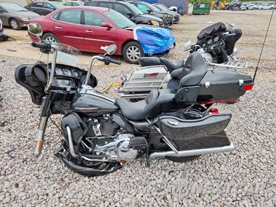 Trzecie zdjęcie samochodu z tyłu: 2017 HARLEY-DAVIDSON FLHTK ULTRA LIMITED VIN:1HD1KED15HB672696 - miniatura