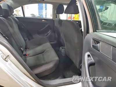 Zdjęcie 10 z 12 samochodu: 2011 VOLKSWAGEN JETTA BASE VIN:3VW2K7AJ3BM062783 - miniatura