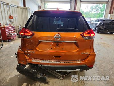 Zdjęcie 6 z 13 samochodu: 2019 NISSAN ROGUE SV VIN:5N1AT2MV3KC746436 - miniatura