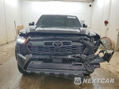 Piąte zdjęcie samochodu w środku: 2025 TOYOTA TACOMA TRD OFF-ROAD VIN:3TMLB5JN5SM100741 - miniatura
