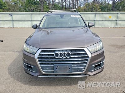 Piąte zdjęcie samochodu w środku: 2017 AUDI Q7 PREMIUM PLUS VIN:WA1LABF75HD058601 - miniatura