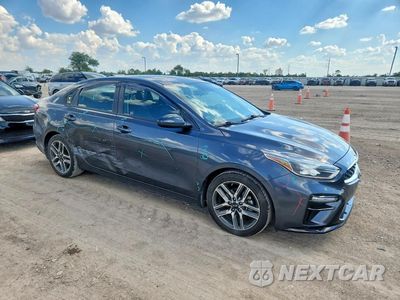 Czwarte zdjęcie samochodu z boku: 2019 KIA FORTE S VIN:3KPF34AD9KE023233 - miniatura