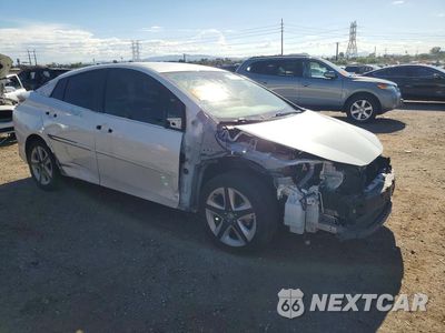 Czwarte zdjęcie samochodu z boku: 2017 TOYOTA PRIUS THREE TOURING VIN:JTDKARFU7H3049856 - miniatura