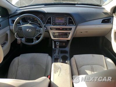 Zdjęcie 8 z 12 samochodu: 2016 HYUNDAI SONATA HYBRID SE VIN:KMHE24L15GA030011 - miniatura
