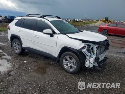 Czwarte zdjęcie samochodu z boku: 2025 TOYOTA RAV4 XLE VIN:2T3W1RFV8SW386129 - miniatura