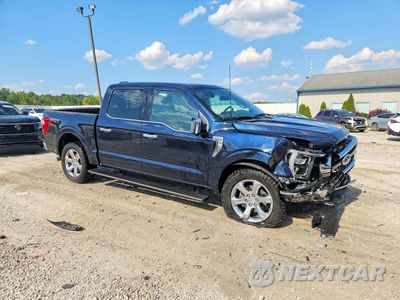 Czwarte zdjęcie samochodu z boku: 2023 FORD F150 SUPERCREW VIN:1FTFW1E83PFC42396 - miniatura