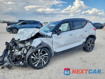 2021 VOLVO XC40 T5 R-DESIGN YV4162UM6M2525177 - główne zdjęcie licytacji z USA - miniatura