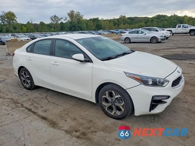 Czwarte zdjęcie samochodu z boku: 2020 KIA FORTE LXS VIN:3KPF24AD6LE259293 - miniatura