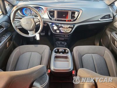 Zdjęcie 8 z 14 samochodu: 2020 CHRYSLER PACIFICA TOURING VIN:2C4RC1FG7LR286657 - miniatura
