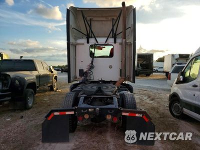 Zdjęcie 6 z 13 samochodu: 2016 PETERBILT 579 SEMI TRUCK VIN:1XPBA48X2GD339729 - miniatura