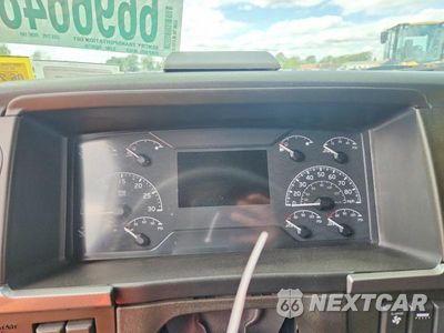 Zdjęcie 9 z 14 samochodu: 2021 VOLVO VNL SEMI TRUCK VIN:4V4NC9EH0MN271900 - miniatura