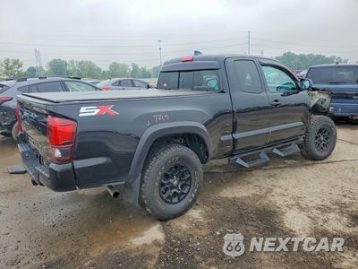 Trzecie zdjęcie samochodu z tyłu: 2021 TOYOTA TACOMA SR V6 VIN:3TYSZ5AN4MT019390 - miniatura