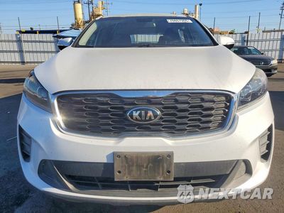 Piąte zdjęcie samochodu w środku: 2019 KIA SORENTO LX VIN:5XYPG4A36KG502812 - miniatura