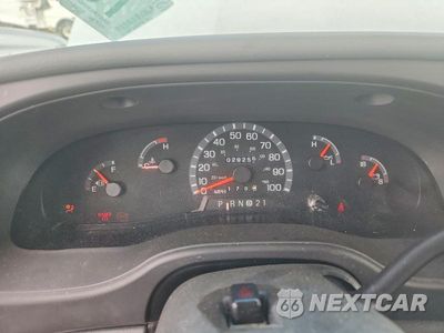 Zdjęcie 9 z 12 samochodu: 2003 FORD ECONOLINE E450 SUPER DUTY CUTAWAY VAN VIN:1FDXE45S03HA68625 - miniatura