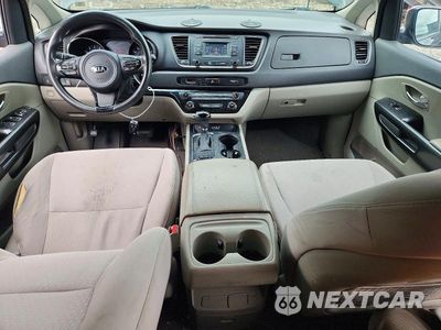 Zdjęcie 8 z 13 samochodu: 2016 KIA SEDONA LX VIN:KNDMB5C13G6125711 - miniatura