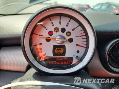 Zdjęcie 9 z 12 samochodu: 2010 MINI COOPER S VIN:WMWMF7C53ATX43667 - miniatura