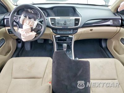 Zdjęcie 8 z 13 samochodu: 2017 HONDA ACCORD LX VIN:1HGCR2F35HA185802 - miniatura