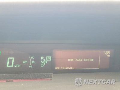 Zdjęcie 9 z 12 samochodu: 2013 TOYOTA PRIUS TWO VIN:JTDKN3DU7D5569638 - miniatura