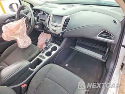 Zdjęcie 8 z 12 samochodu: 2017 CHEVROLET CRUZE LS VIN:1G1BC5SM1H7233071 - miniatura