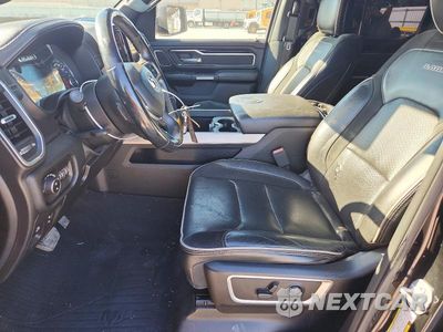 Zdjęcie 7 z 13 samochodu: 2019 RAM 1500 LARAMIE VIN:1C6RREJT0KN612070 - miniatura