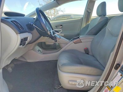 Zdjęcie 7 z 12 samochodu: 2015 TOYOTA PRIUS FOUR VIN:JTDKN3DU5F1936028 - miniatura