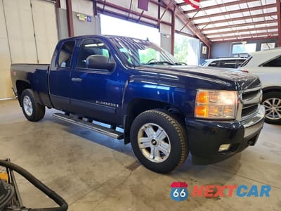 Czwarte zdjęcie samochodu z boku: 2008 CHEVROLET SILVERADO K1500 VIN:2GCEK19J381135877 - miniatura