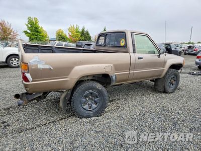 Trzecie zdjęcie samochodu z tyłu: 1986 TOYOTA PICKUP RN63 STD VIN:JT4RN63R1G0054651 - miniatura