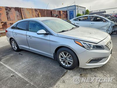 Czwarte zdjęcie samochodu z boku: 2015 HYUNDAI SONATA SE VIN:5NPE24AF8FH244601 - miniatura