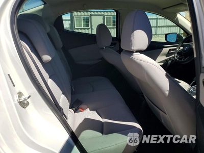 Zdjęcie 10 z 12 samochodu: 2019 TOYOTA YARIS LE VIN:3MYDLBYV8KY511650 - miniatura