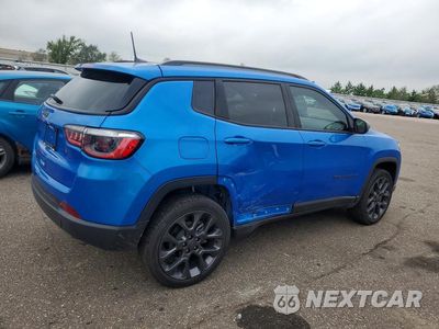 Trzecie zdjęcie samochodu z tyłu: 2021 JEEP COMPASS 80TH EDITION VIN:3C4NJDEB4MT536978 - miniatura