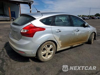 Trzecie zdjęcie samochodu z tyłu: 2013 FORD FOCUS SE VIN:1FADP3K24DL301698 - miniatura