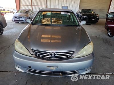 Piąte zdjęcie samochodu w środku: 2006 TOYOTA CAMRY LE VIN:JTDBE30K563054785 - miniatura