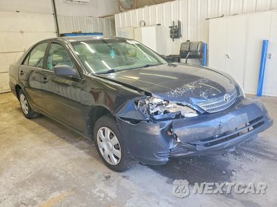 Czwarte zdjęcie samochodu z boku: 2004 TOYOTA CAMRY LE VIN:4T1BE32K54U262455 - miniatura