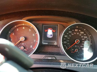 Zdjęcie 9 z 13 samochodu: 2015 VOLKSWAGEN GTI VIN:3VW4T7AU4FM034237 - miniatura