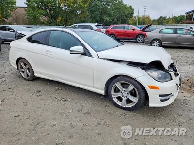 Czwarte zdjęcie samochodu z boku: 2013 MERCEDES-BENZ C 250 VIN:WDDGJ4HB7DF999461 - miniatura