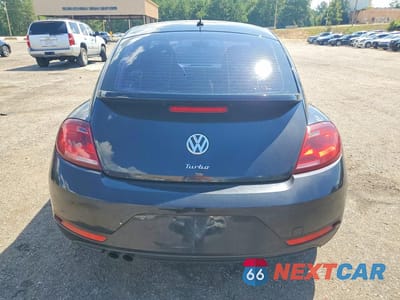 Zdjęcie 6 z 12 samochodu: 2019 VOLKSWAGEN BEETLE S VIN:3VWFD7ATXKM707166 - miniatura