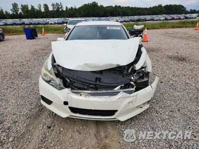 Piąte zdjęcie samochodu w środku: 2017 NISSAN ALTIMA 2.5 SV VIN:1N4AL3AP8HC126907 - miniatura
